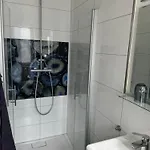 Дом отдыха Moderne Doppelhaushaelfte In