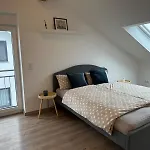Moderne Doppelhaushaelfte In Дом отдыха Оппенхайм