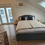Moderne Doppelhaushaelfte In Дом отдыха