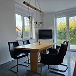 Дом отдыха Moderne Doppelhaushaelfte In