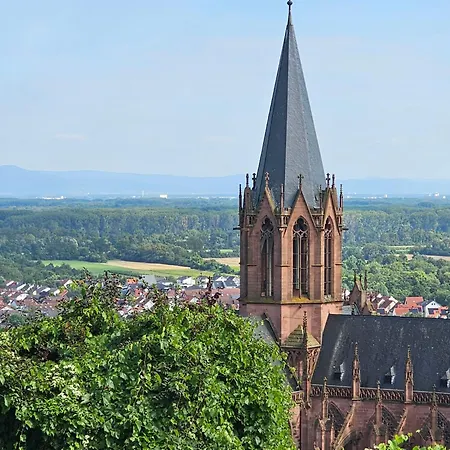 Moderne Doppelhaushaelfte In