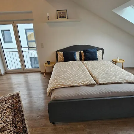 Moderne Doppelhaushaelfte In 度假居