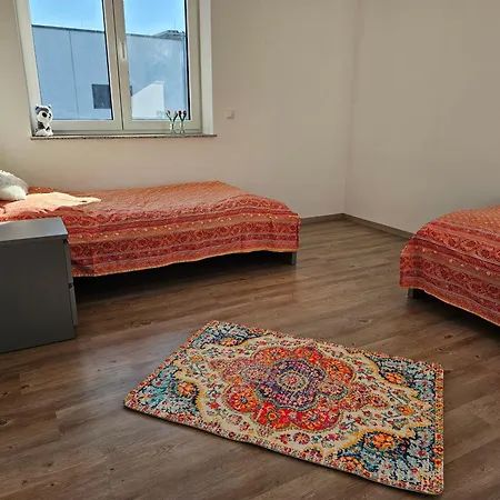 Hébergement de vacances Moderne Doppelhaushaelfte In *