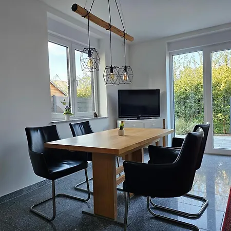 度假居 Moderne Doppelhaushaelfte In