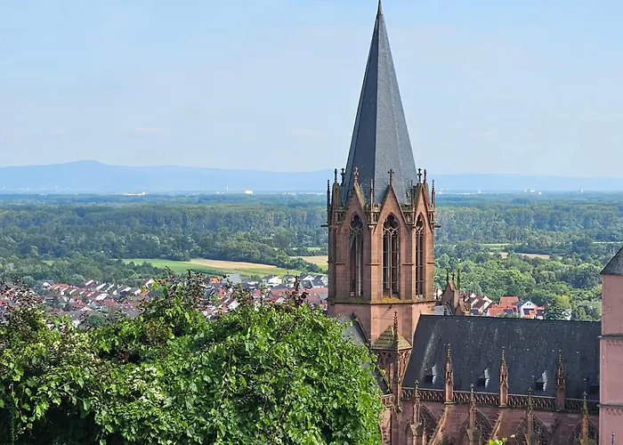 Moderne Doppelhaushaelfte In