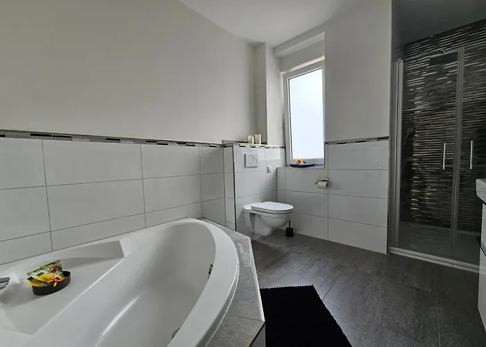 Moderne Doppelhaushaelfte In Oppenheim