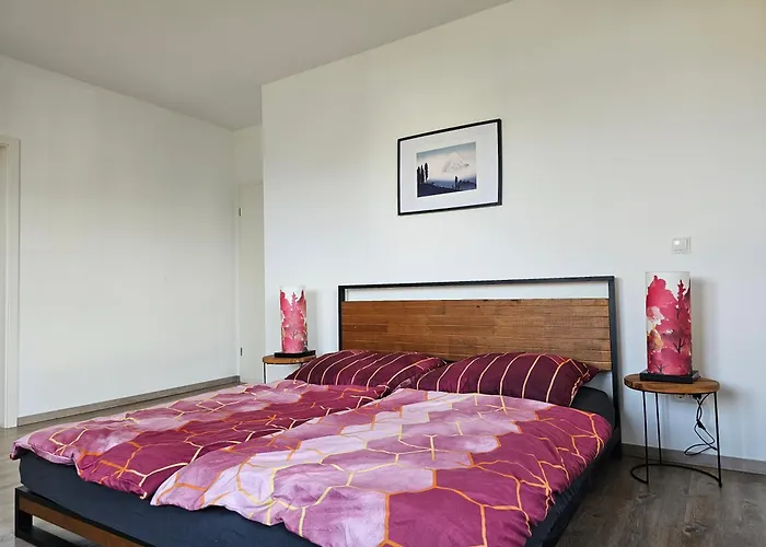 Moderne Doppelhaushaelfte In Oppenheim